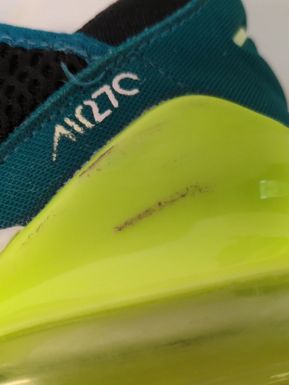 ​Nike Air Max 270 Black Teal Volt Green Kids Youth Sneakers Size 3Y AO2372-026